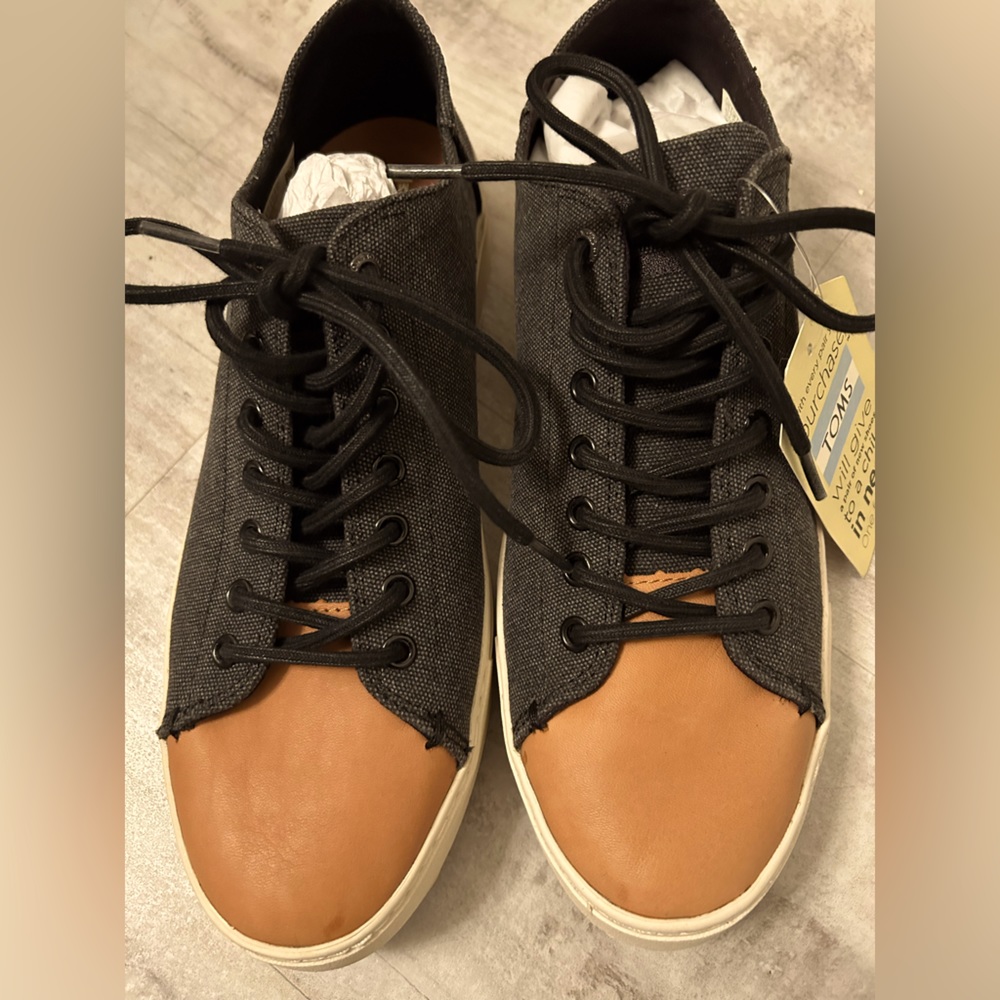 BRAND NEW IN BOX Lace up dark blue canvas sneaker.